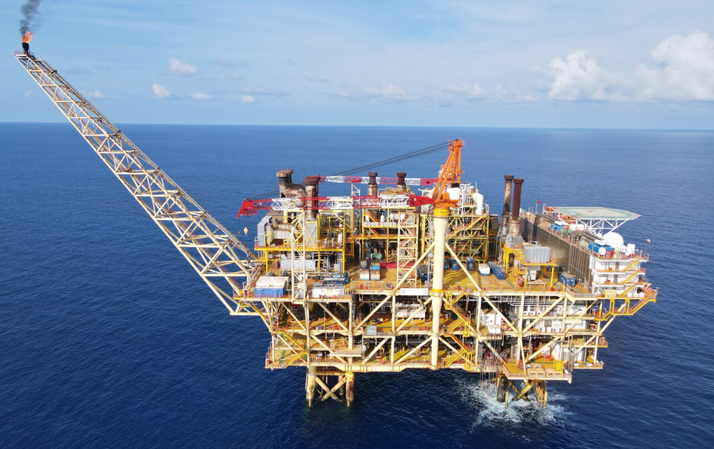 荔灣3-1平臺是亞洲最大固定式海上油氣生產(chǎn)平臺，對荔灣3-1、流花34-2、流花29-1、流花29-2等深水氣田的天然氣進(jìn)行處理。自2014年投用以來，荔灣3-1平臺始終堅(jiān)持精細(xì)化生產(chǎn)管理，以開發(fā)生產(chǎn)技術(shù)為主體，工程技術(shù)為支撐，依托數(shù)智化生產(chǎn)管理手段提質(zhì)增效，為進(jìn)一步提升粵港澳大灣區(qū)能源保供能力注入強(qiáng)勁動能。