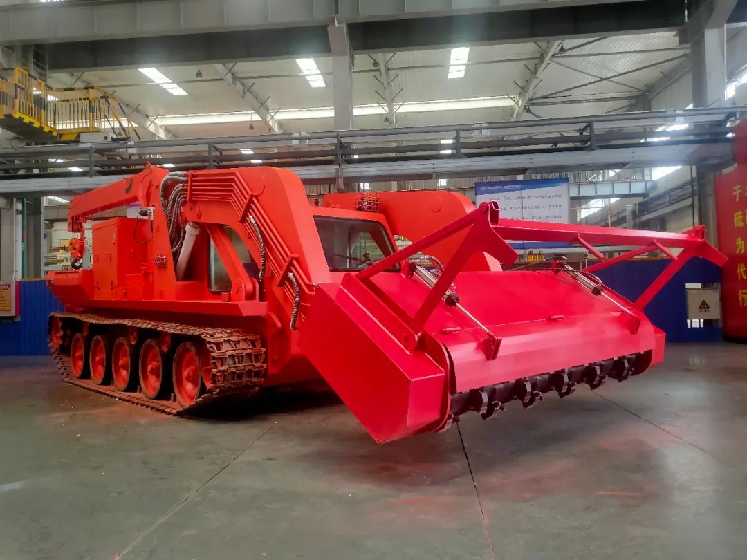 履帶式森林開帶綜合作業車.jpg 履帶式森林開帶綜合作業車.jpg