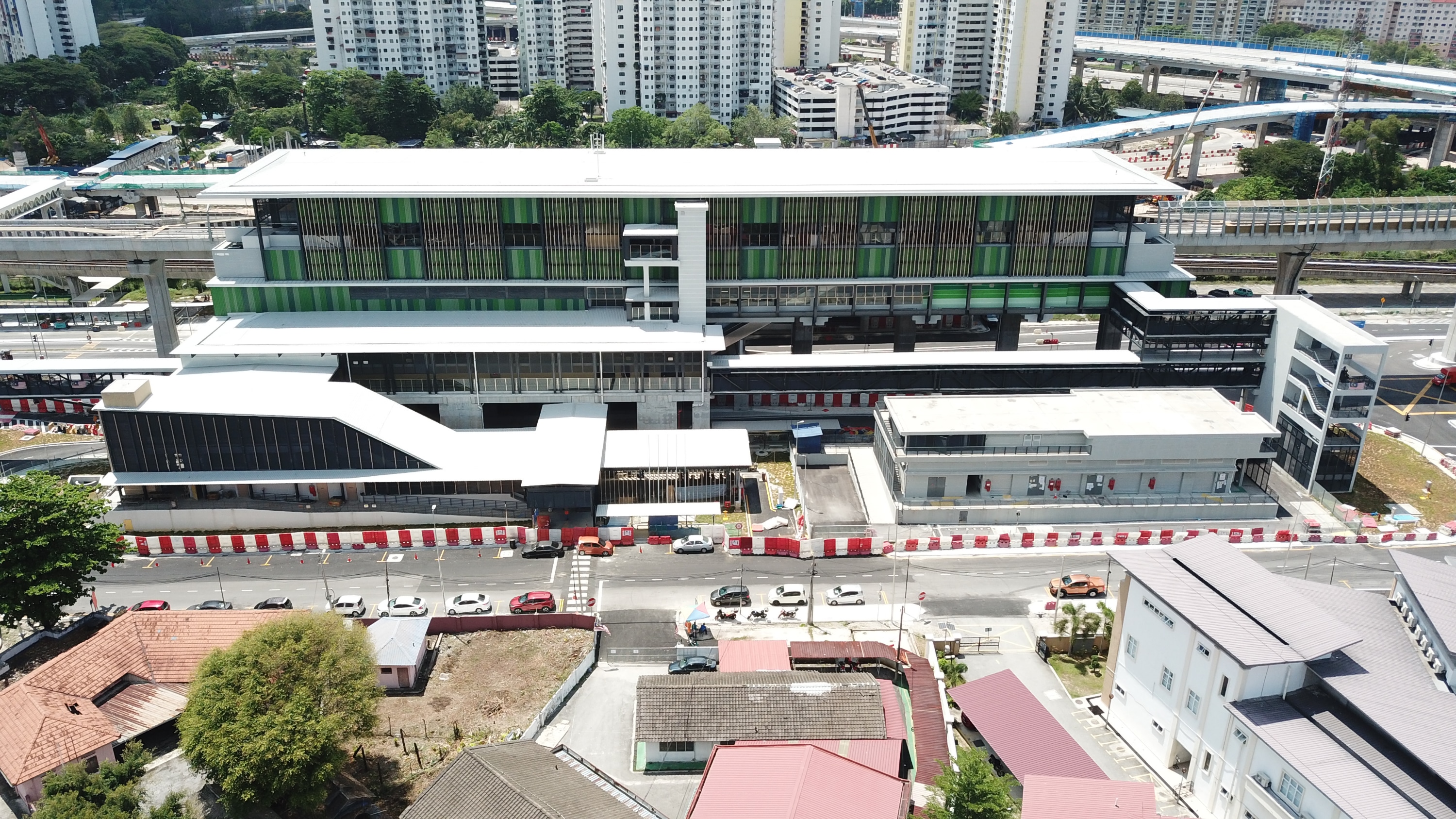 中鐵十七局承建的雙溪南站.jpg 中鐵十七局承建的雙溪南站.jpg