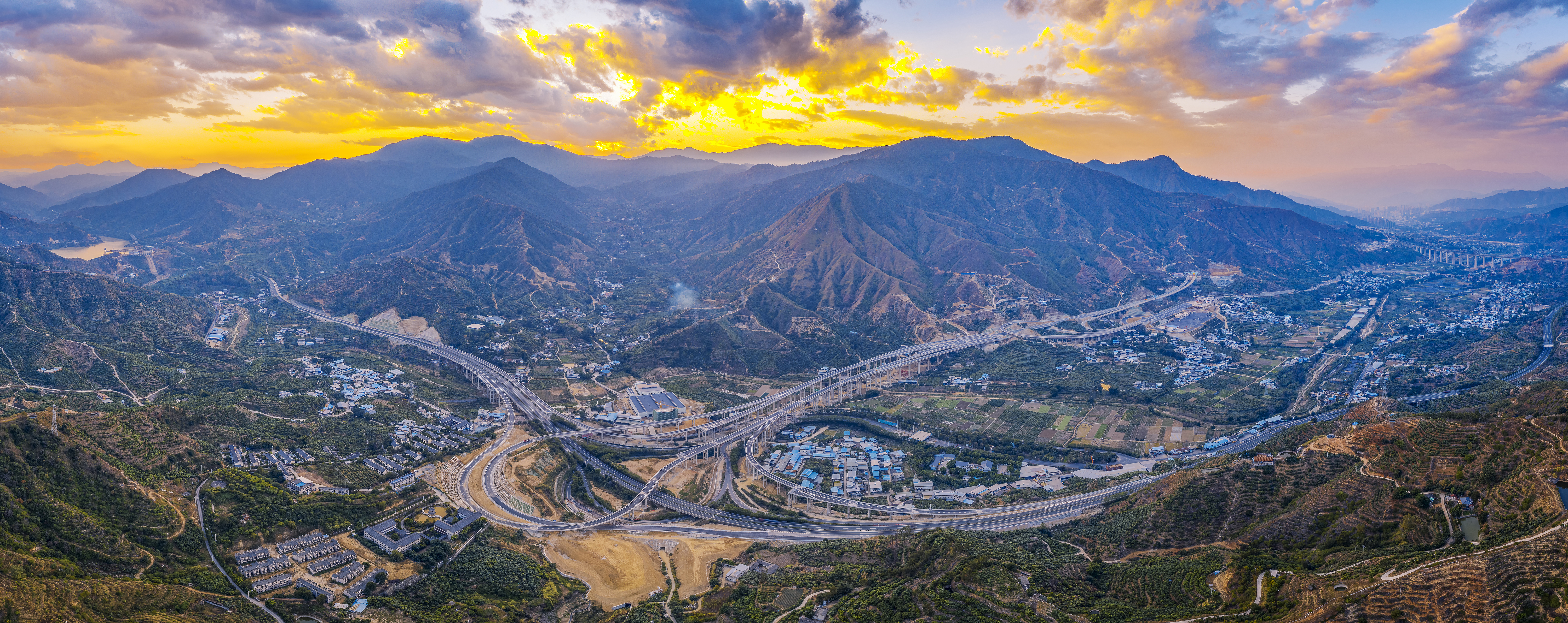 07攀大高速總發樞紐互通.jpg