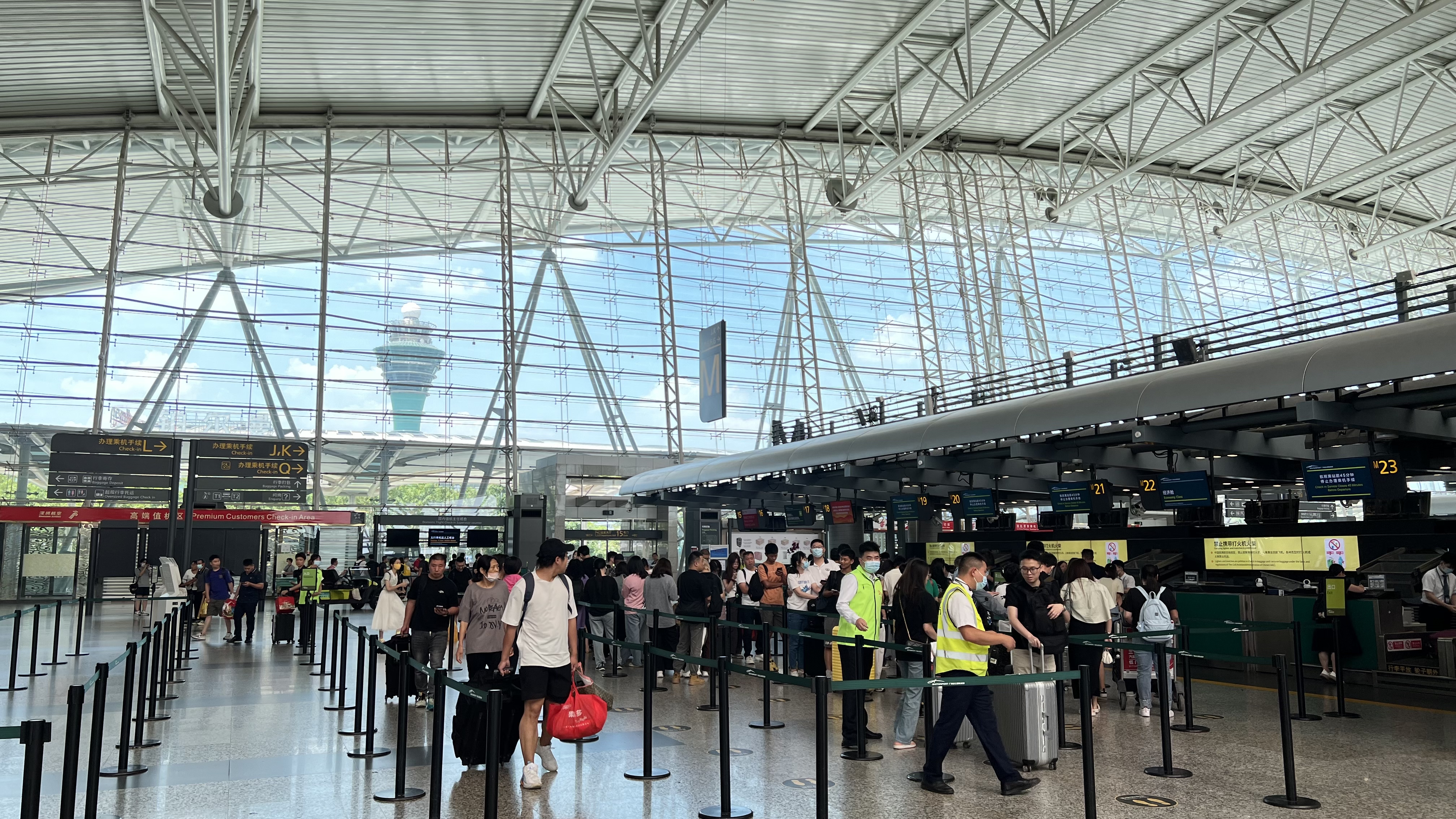 白云機場航班量、旅客量均呈階梯式上漲.jpg 白云機場航班量、旅客量均呈階梯式上漲.jpg